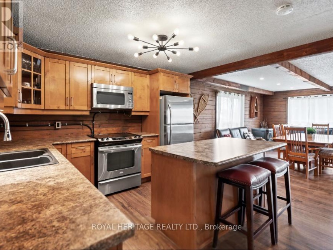 30 Emily Creek, Sturgeon Lake