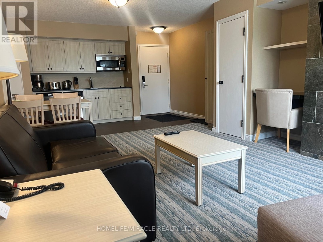 51/104 1235 Deerhurst Drive, Peninsula Lake