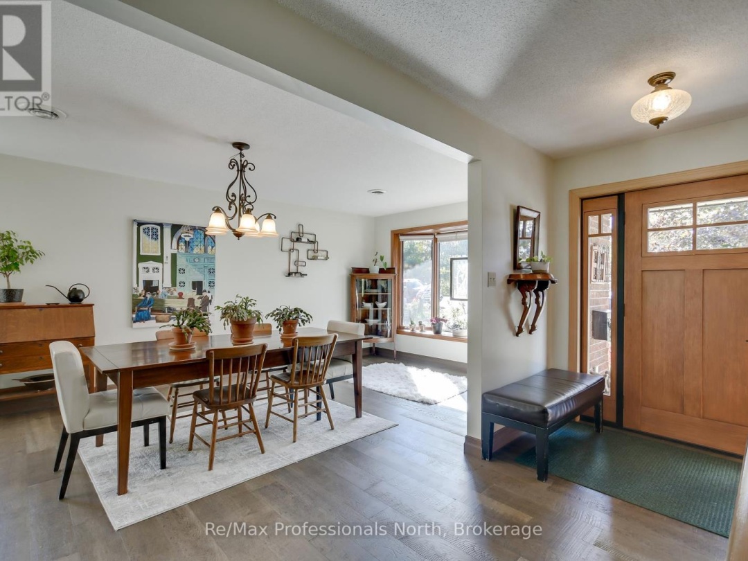 324 Bethune Drive N, Gull Lake