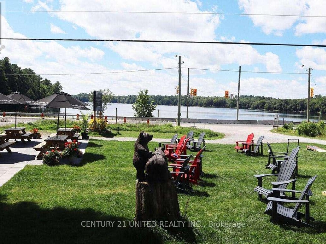 1014 Lois Lane, Gull Lake