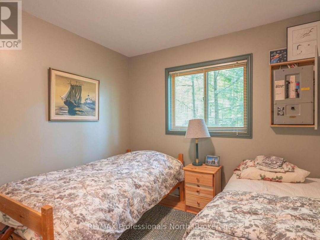 1023 Maiden Trail, Bob Lake