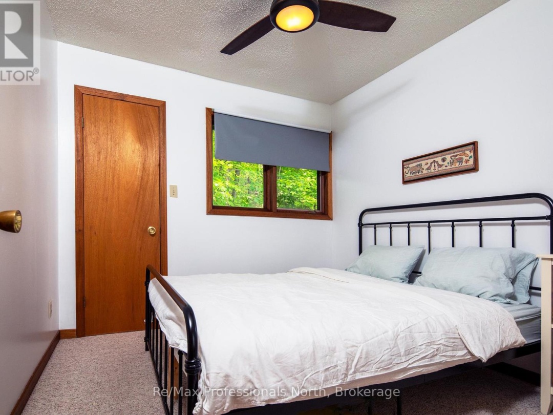 1008 SEVEN DWARFS CRESCENT, 