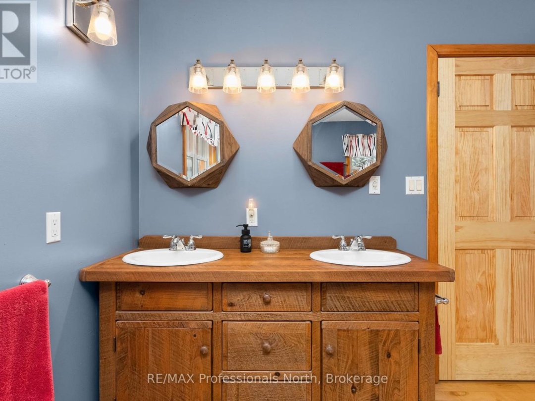 3 2901 Limberlost Road, Tasso Lake
