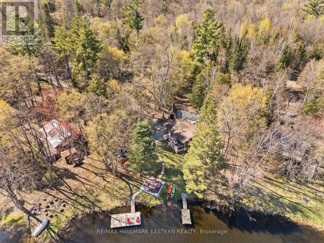 1025 Dickies Lane, Gooderham Lake