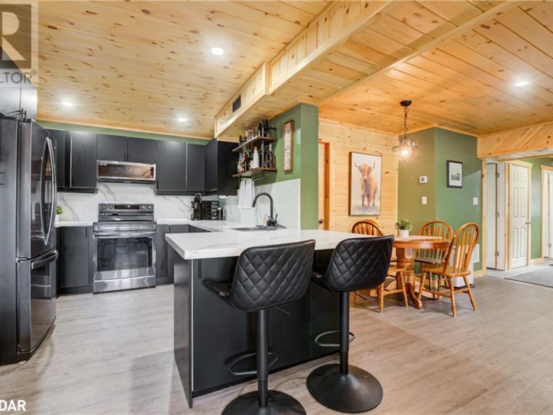 1105 LAKESHORE ROAD Road, Gooderham Lake