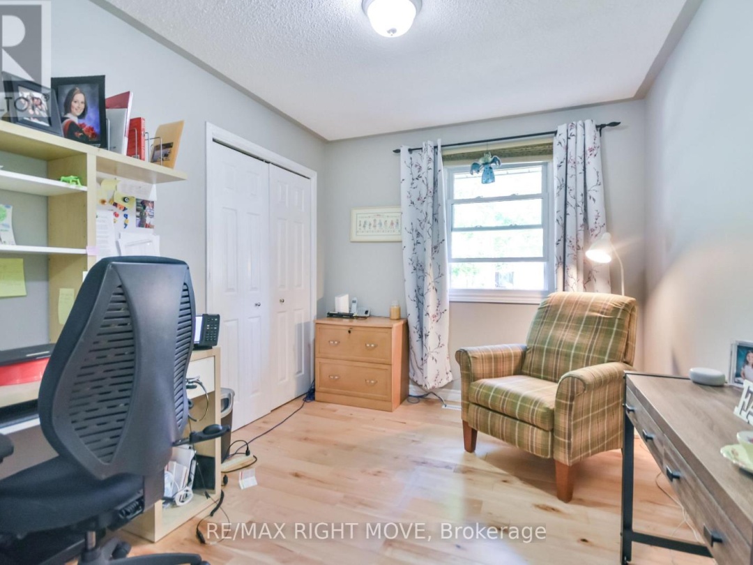 2009 MARCHMONT ROAD, 