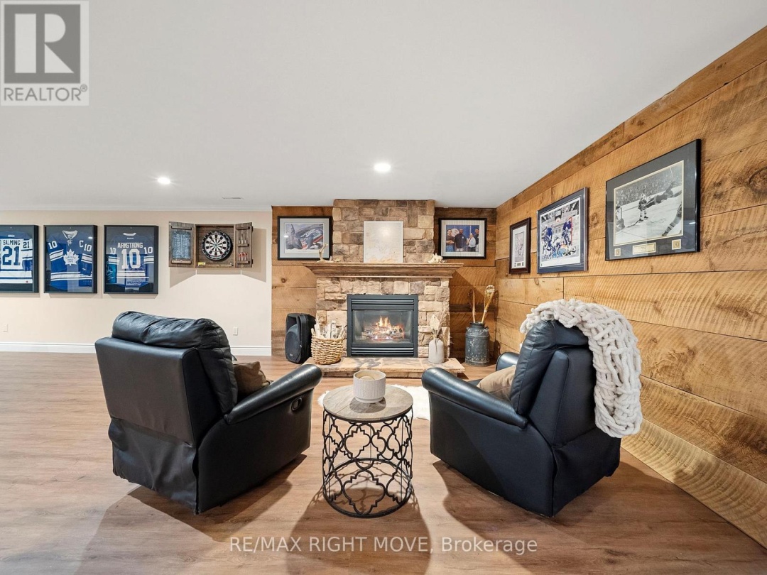 1948 CARRIAGE COURT, 