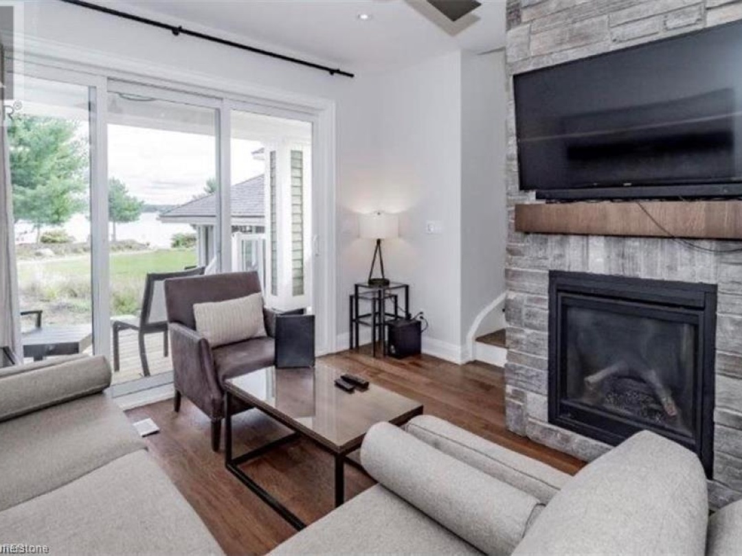 1869 Hwy 118 W Unit# Bhvb201, Lake Muskoka