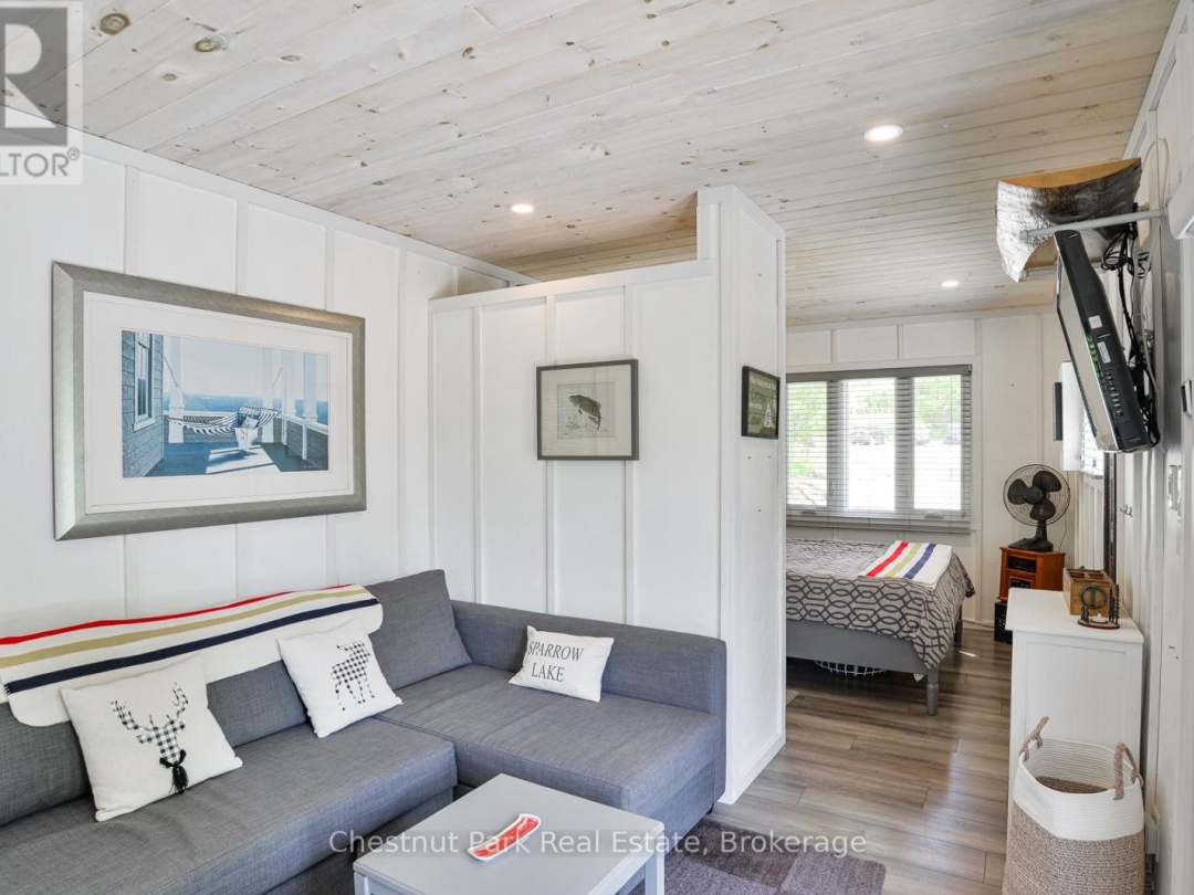 4558 Riverview Drive, Sparrow Lake