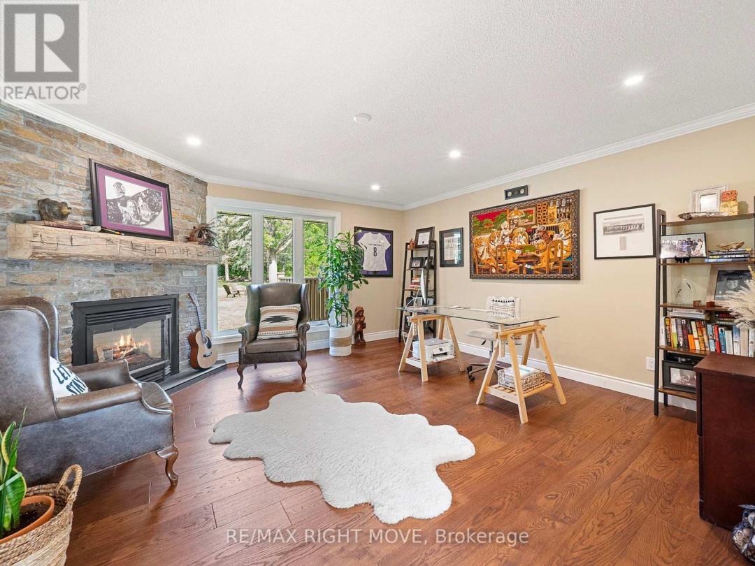 1948 CARRIAGE COURT, 