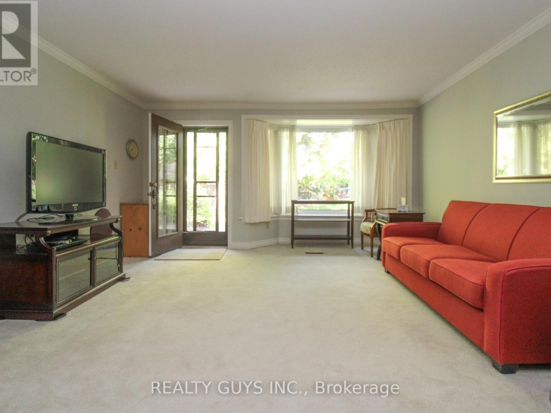 #204 - 200 EAST STREET S, 