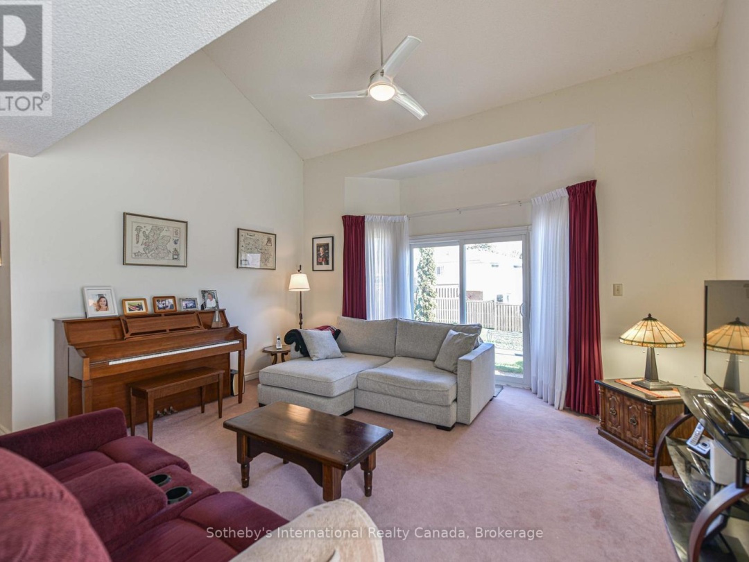 104 10 Museum Drive, Orillia