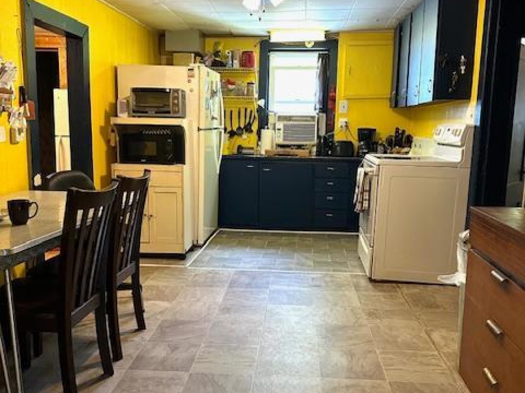 1019 SPRING VALLEY ROAD, 