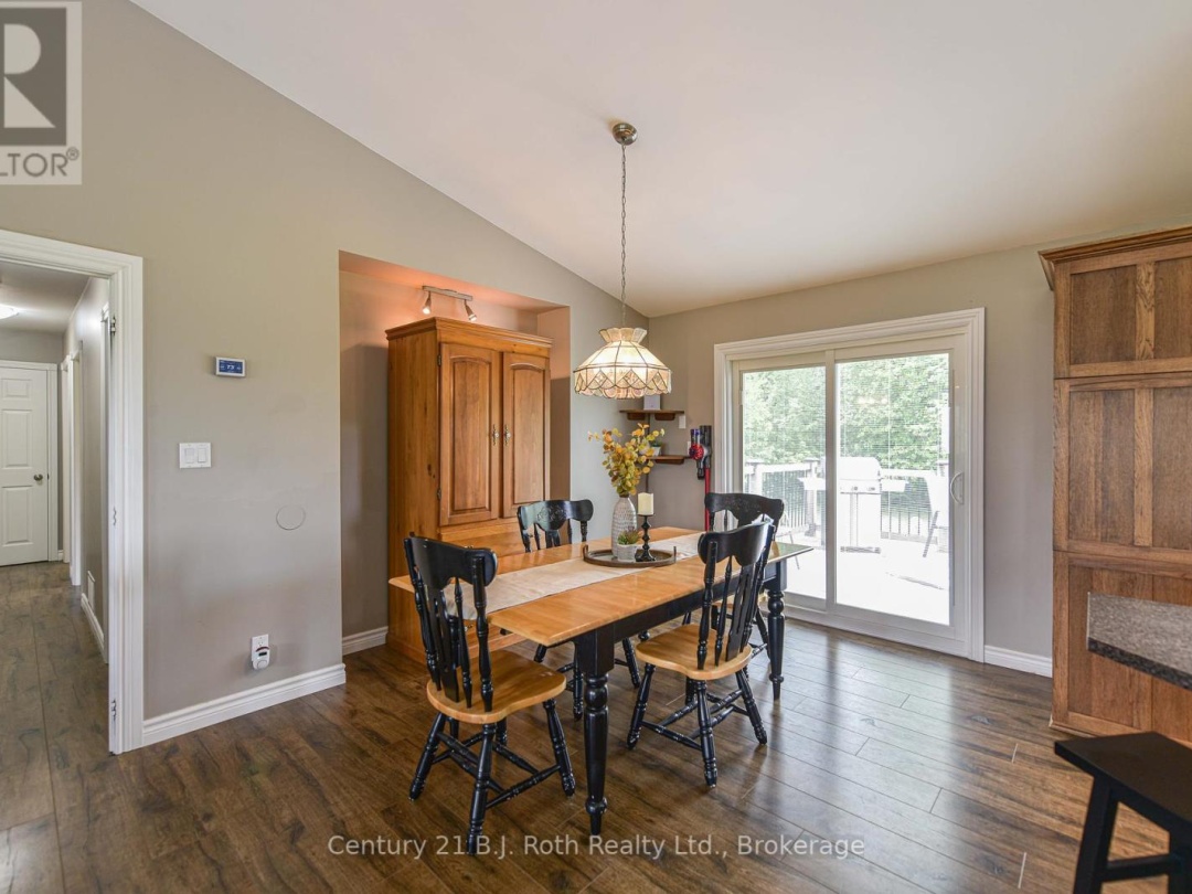 3516 Kirkfield Road, Dalrymple Lake