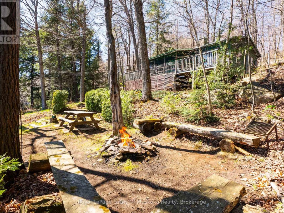 1002 Camp Lake Road, Camp Lake