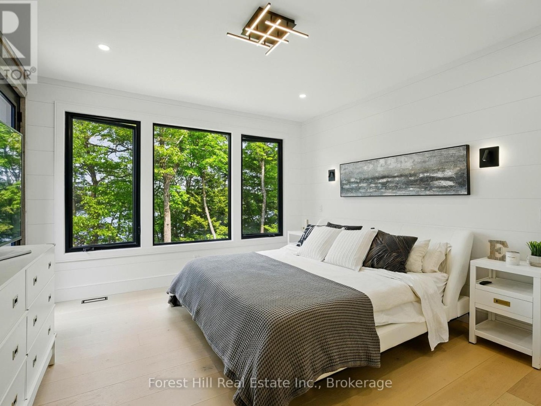 22 Long And Winding Road Road, Silver Lake