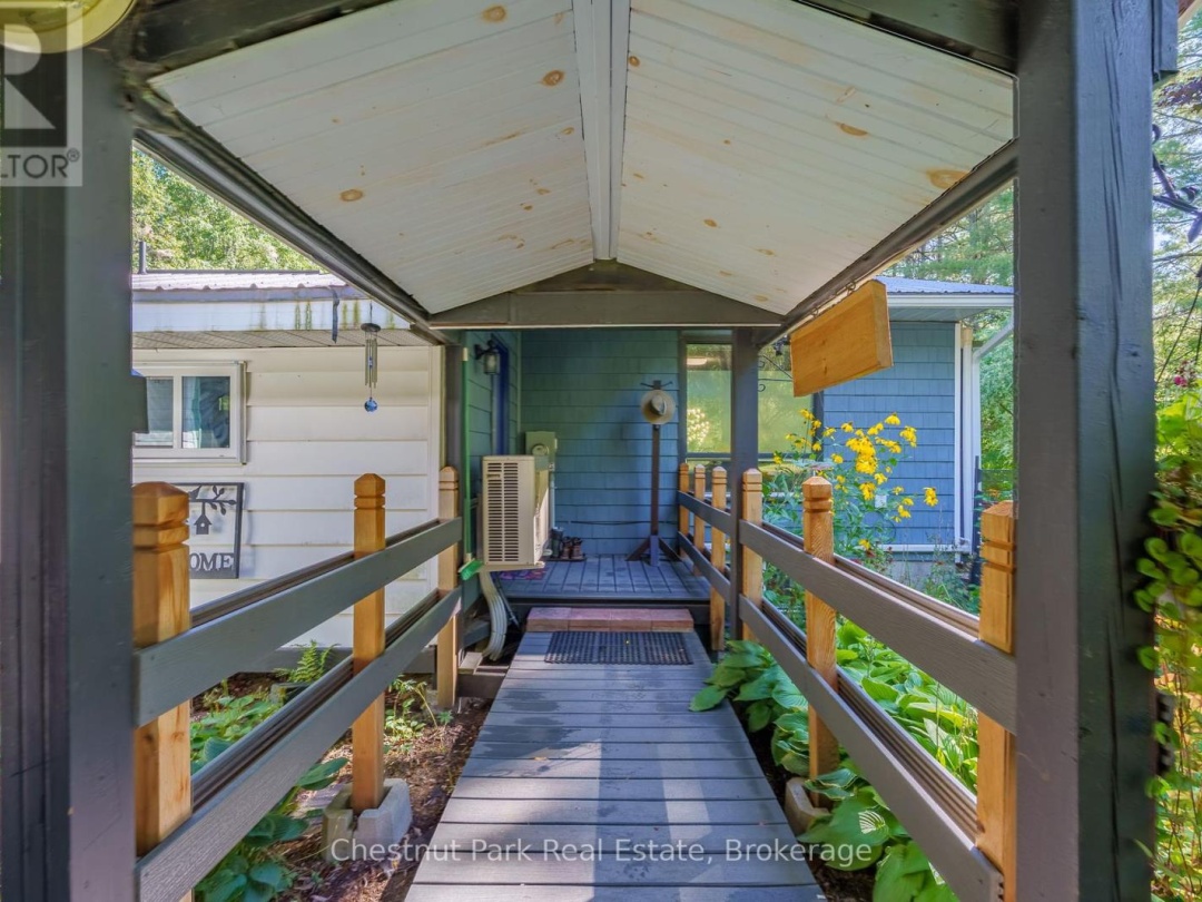 1047 NAISMITH ROAD E, 