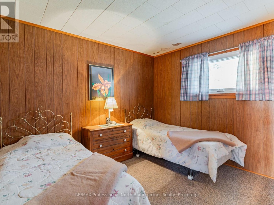 1175 Twin Rocks Lane, Kushog Lake