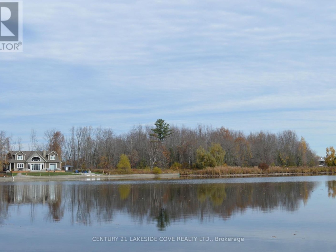 47 Paradise Boulevard, Lake Simcoe