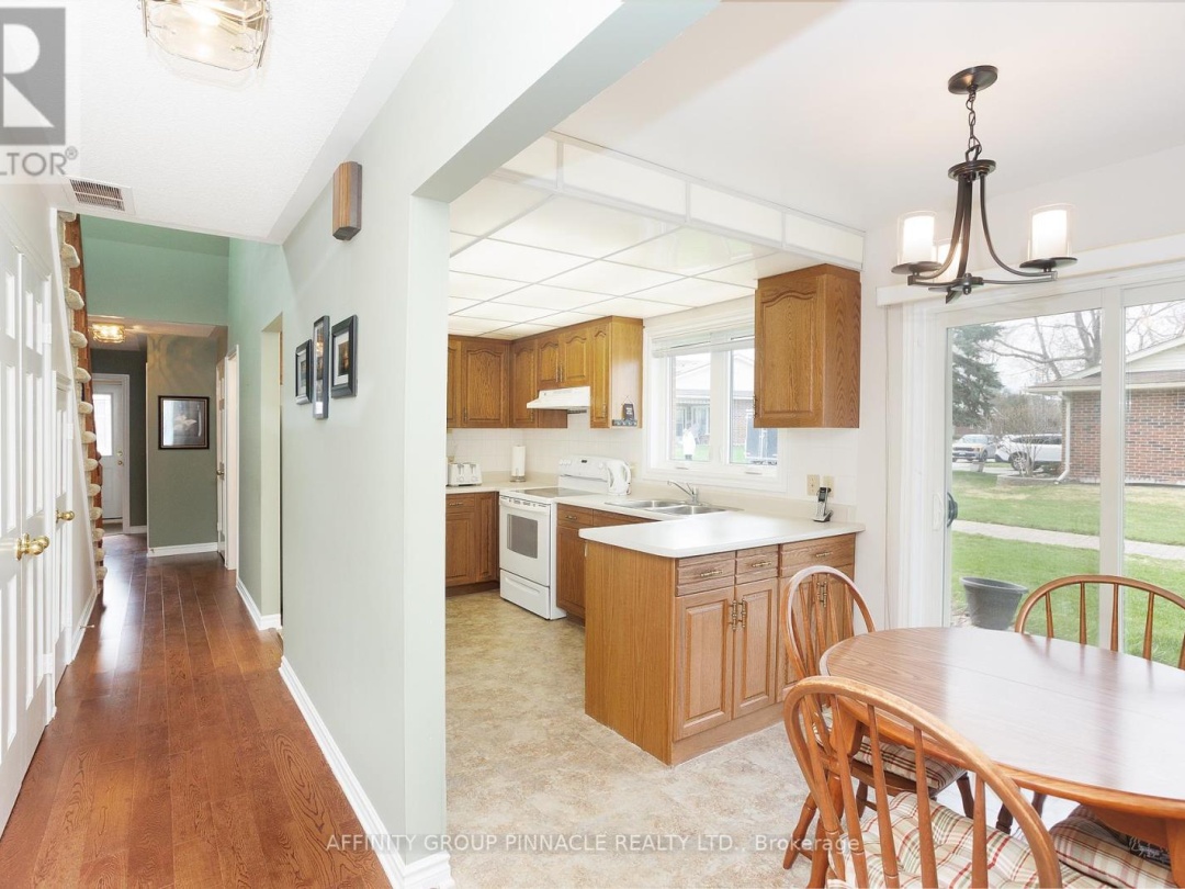 16 B90 Parklawn Boulevard, Lake Simcoe