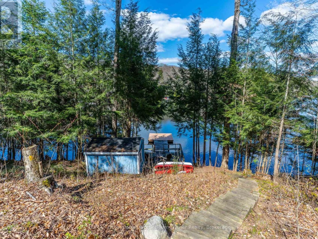 1053 Mink Road, Long Lake