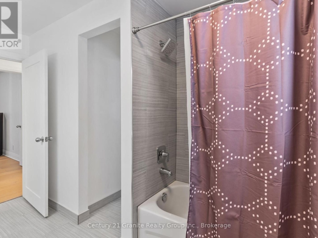 7032 COUNTY ROAD 121, 