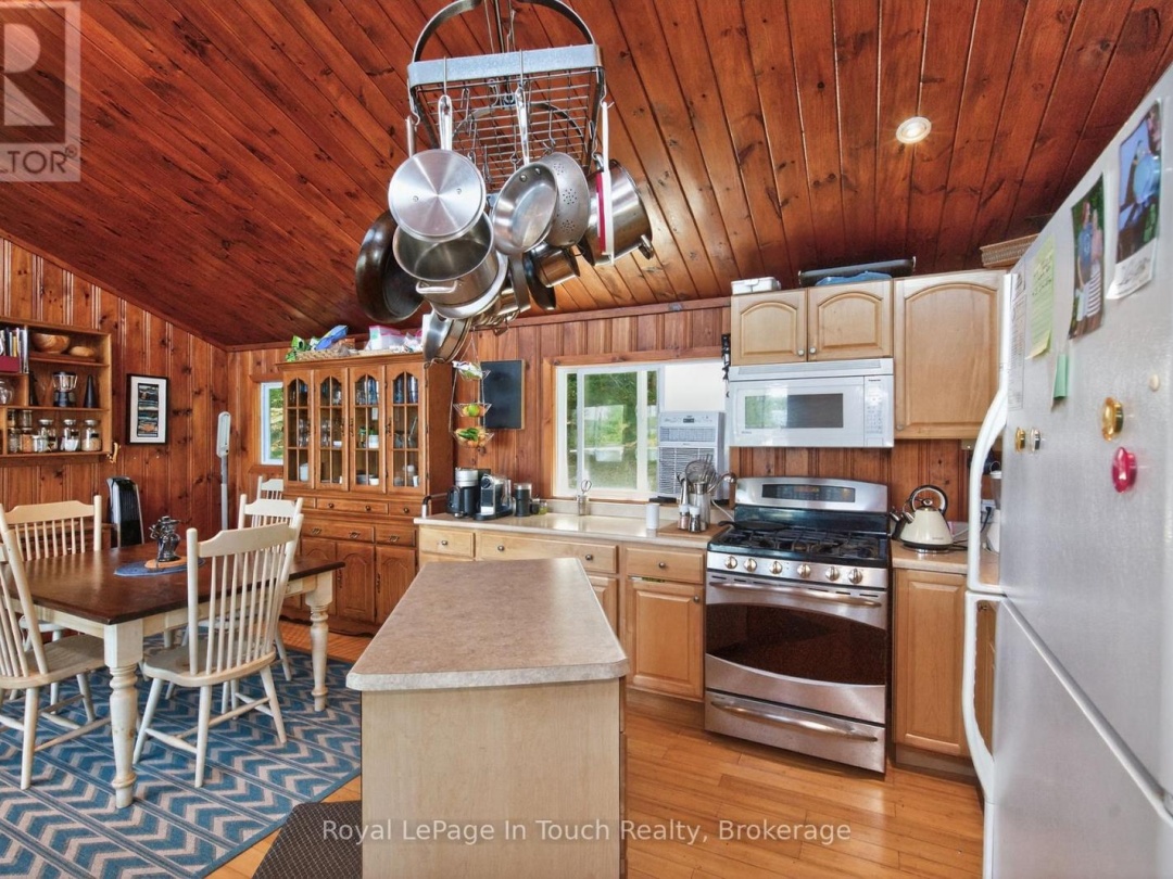 4 IS 270 GEORGIAN BAY ISLAND, 