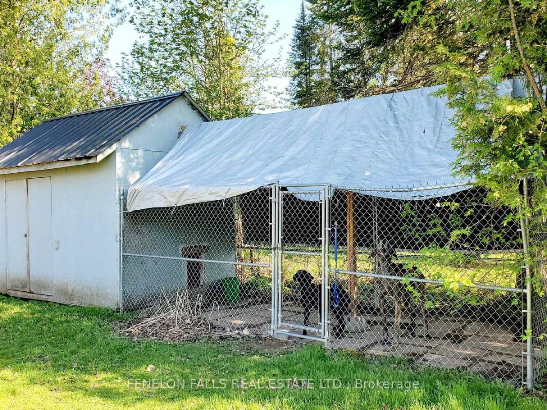 105 Cedarplank Road, Burnt Lake