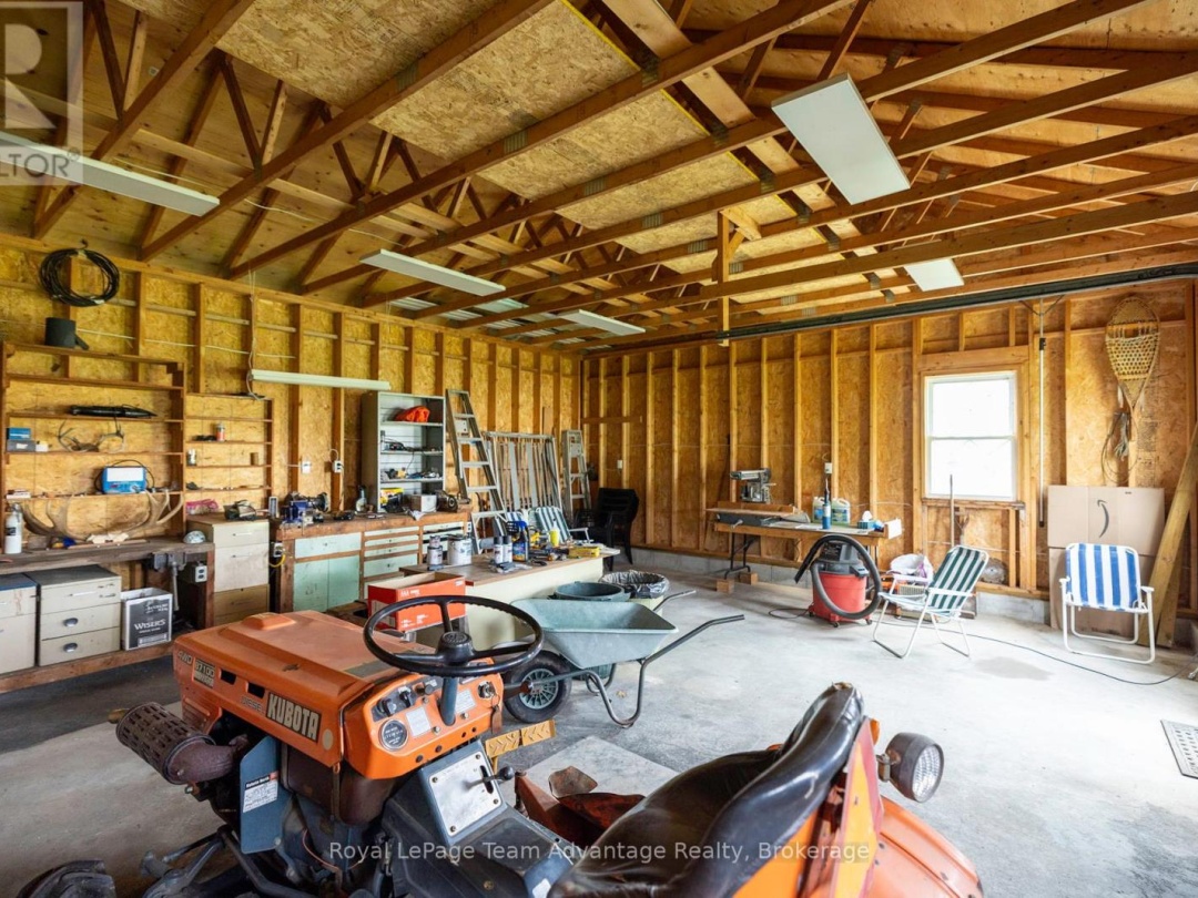 142 Broadbent Road, Manitouwabing Lake