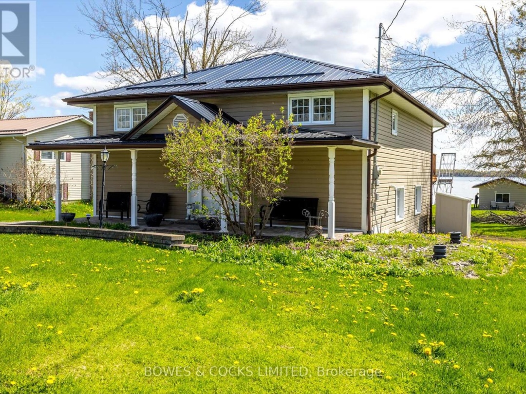 240 Lakeshore Drive, Pigeon Lake