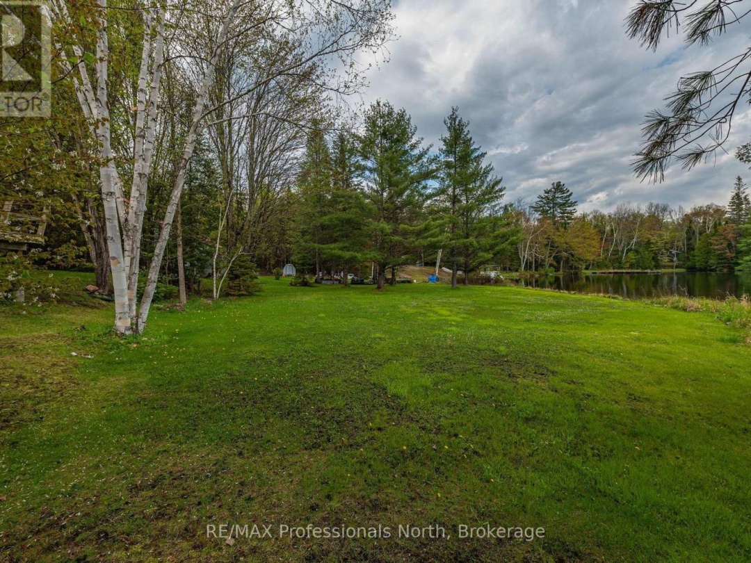 1070 Glamorgan Road E, Gooderham Lake