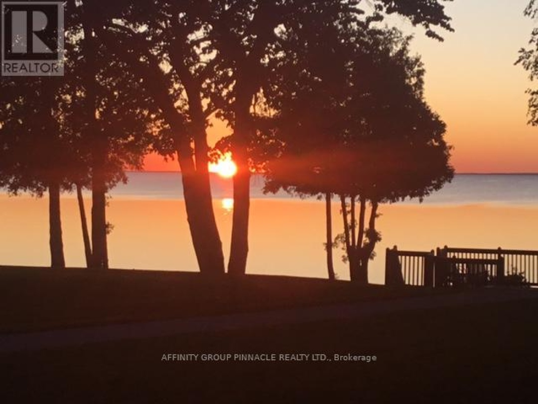 16 B90 Parklawn Boulevard, Lake Simcoe