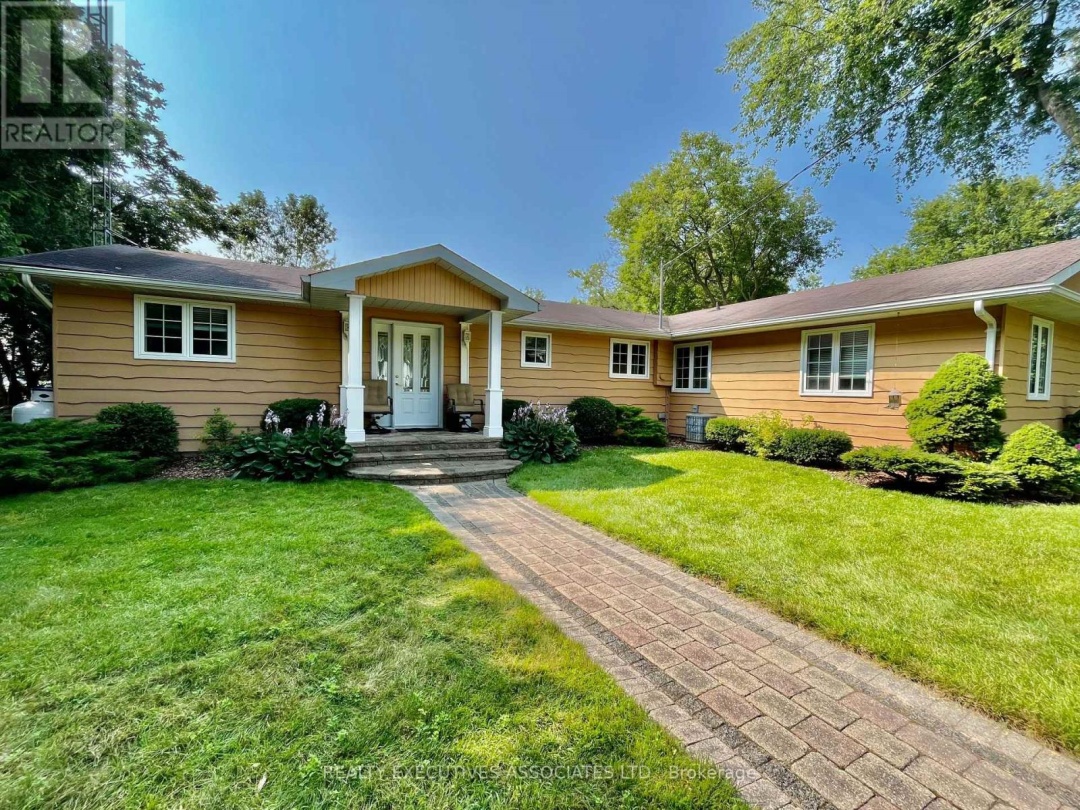 22 LAKEVIEW BOULEVARD, 