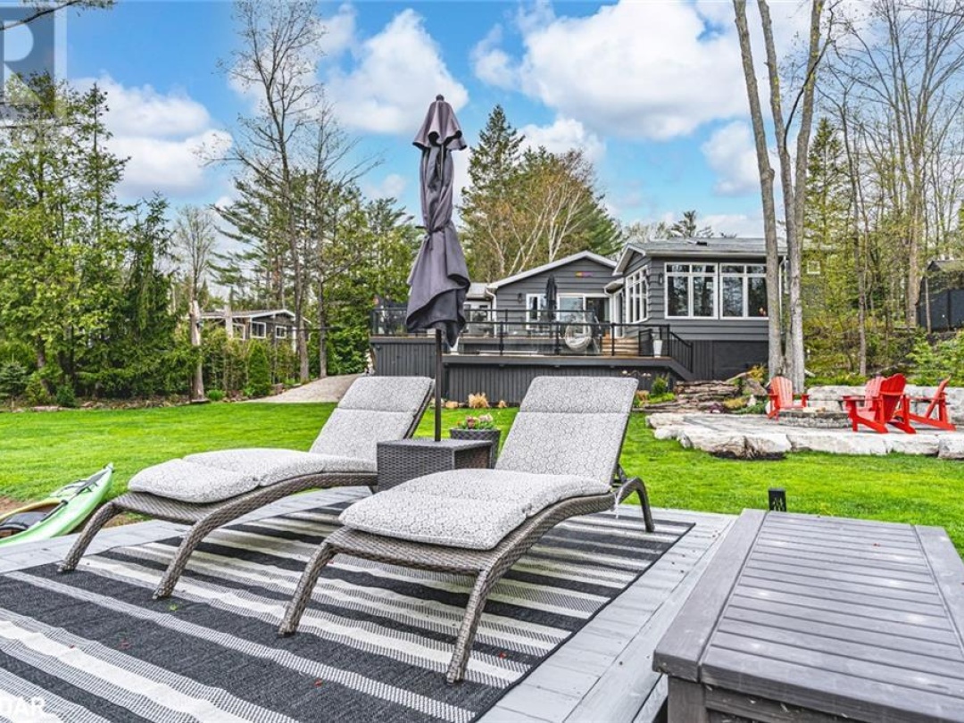 7952 Park Lane Crescent, Black Lake