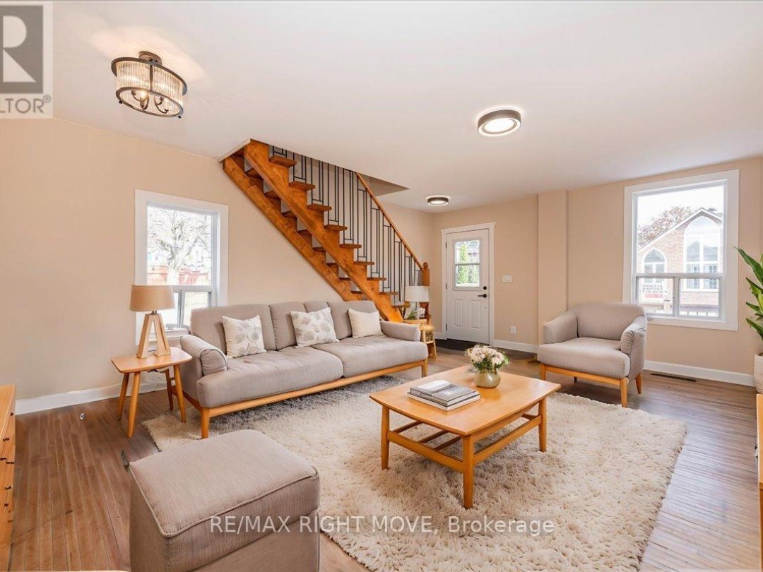 89 DOUGLAS STREET, Orillia