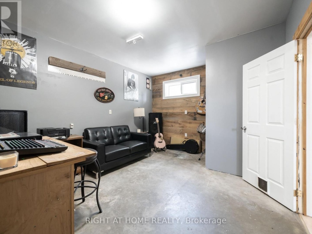 3392 CORONATION AVENUE, 