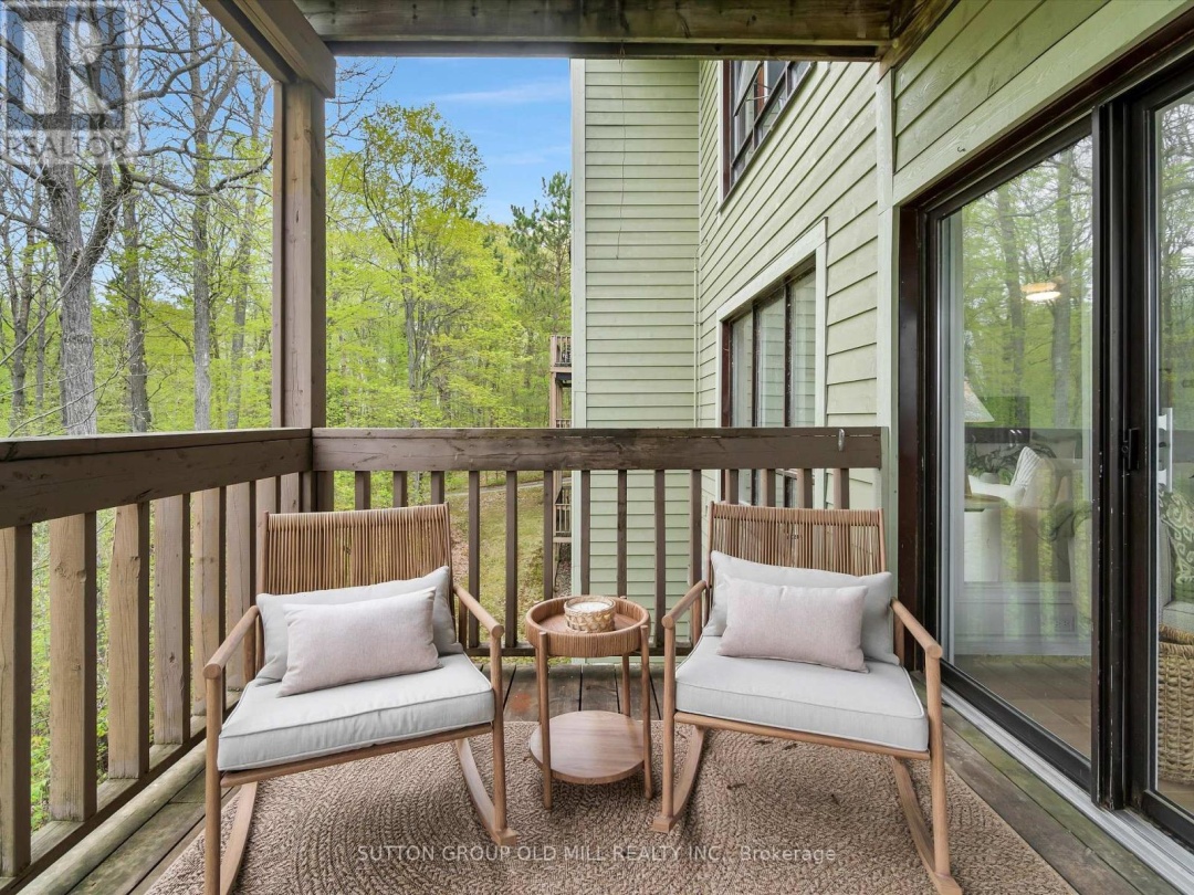 203 26 Deerhurst Drive, Peninsula Lake