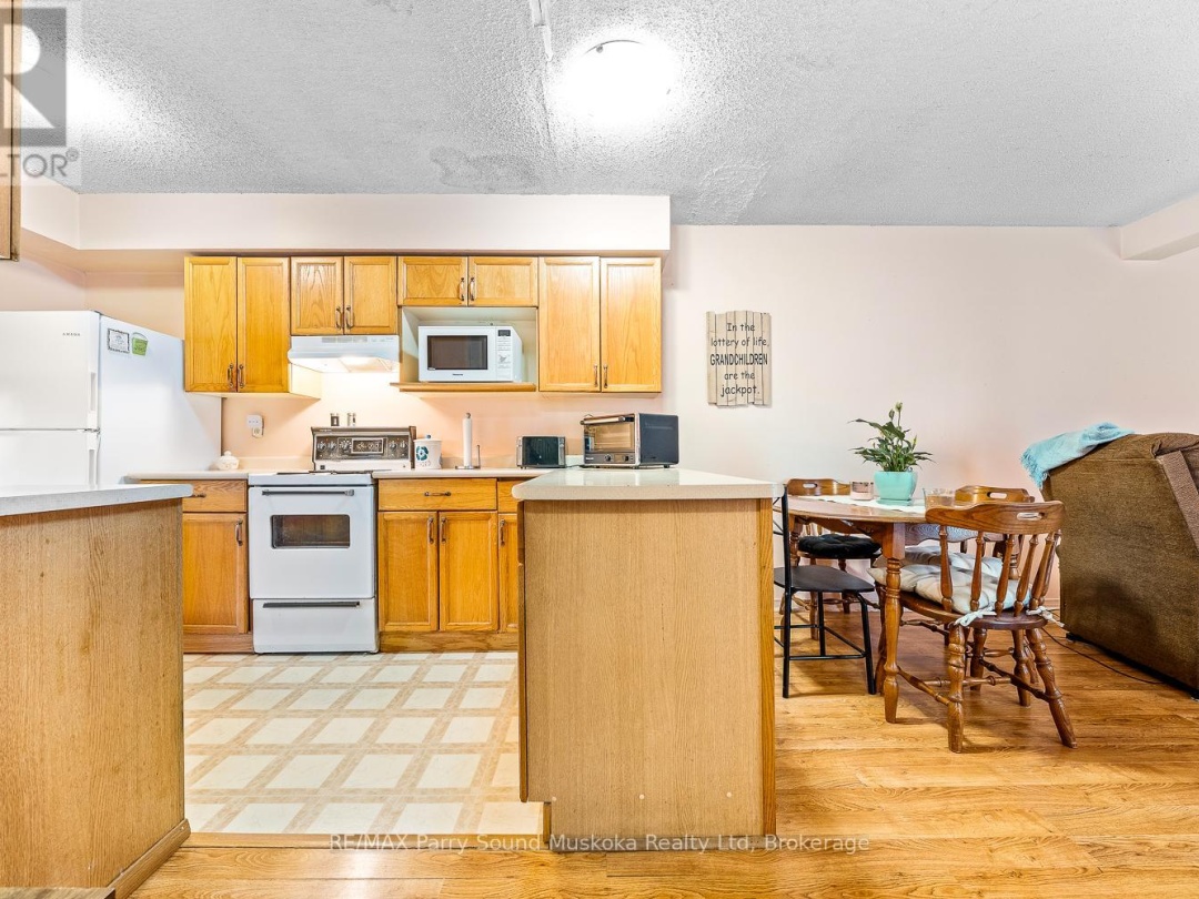 18 GEORGIAN BAY AVENUE, 