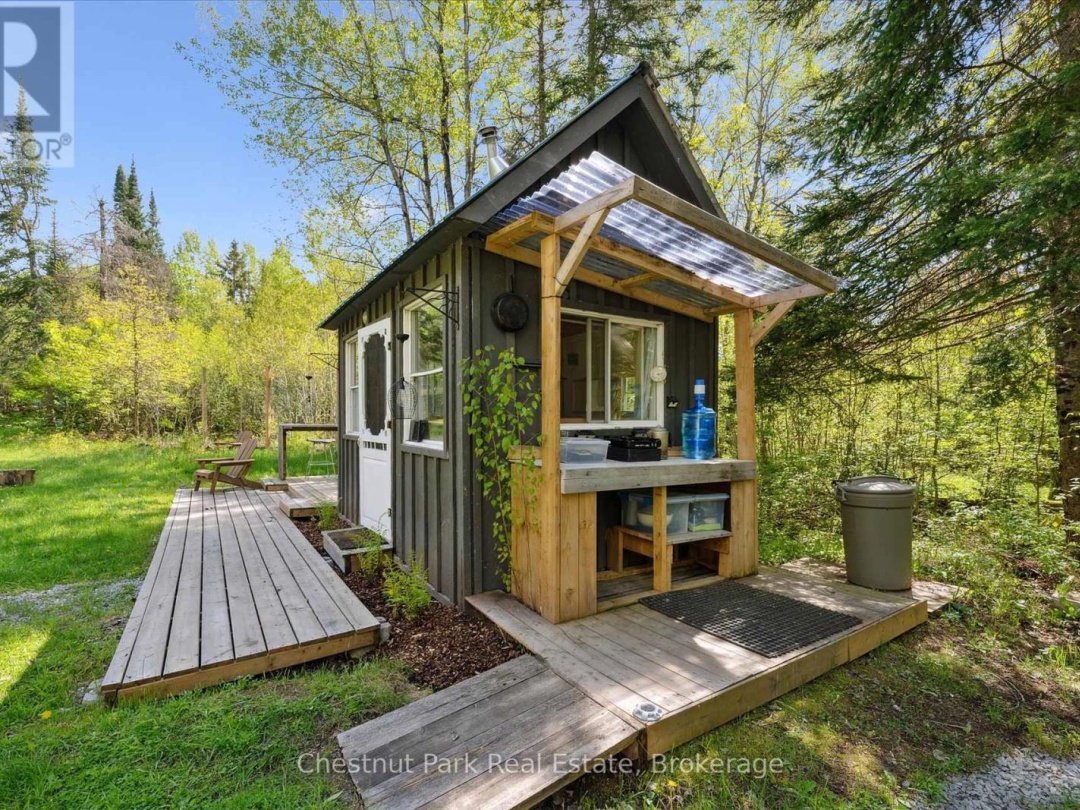 216 BLACKWATER LAKE ROAD, Seguin