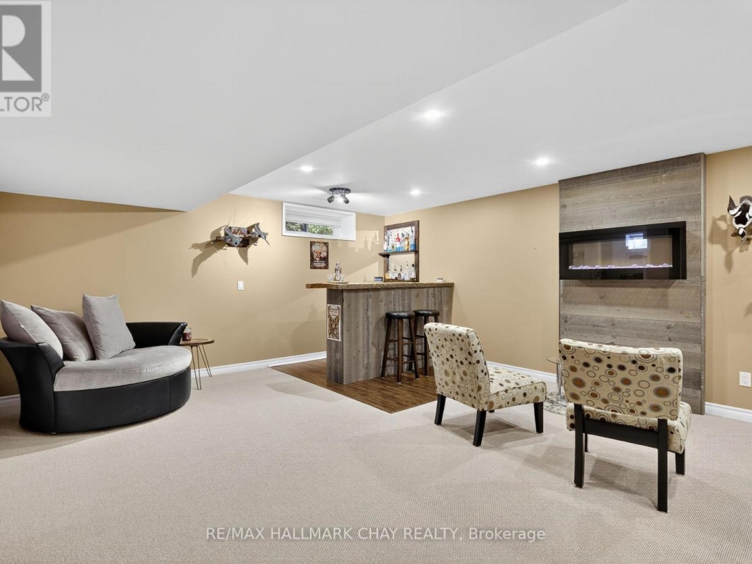 202 VEL-DOR CRESCENT, 