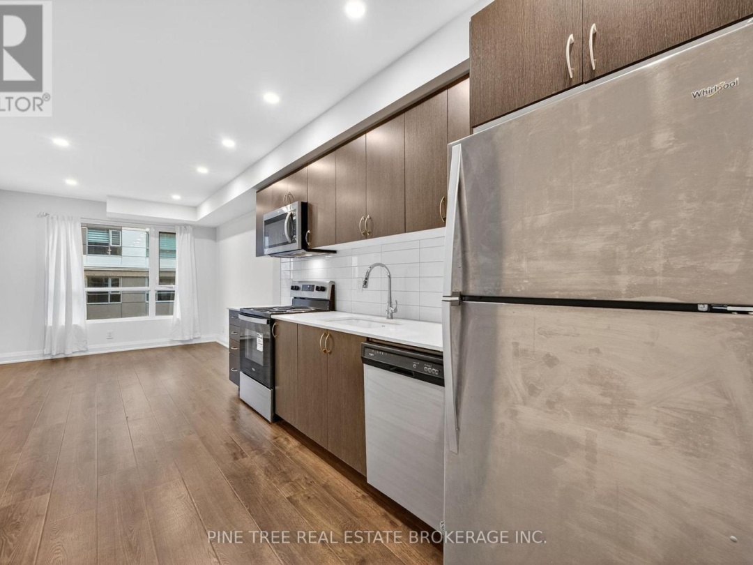 305 - 58 LAKESIDE TERRACE, 