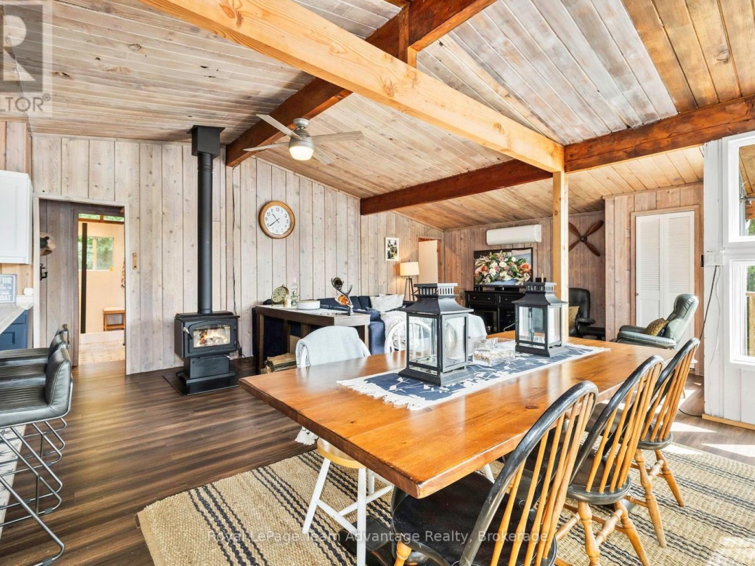 24 B717 ISABELLA ISLAND, 