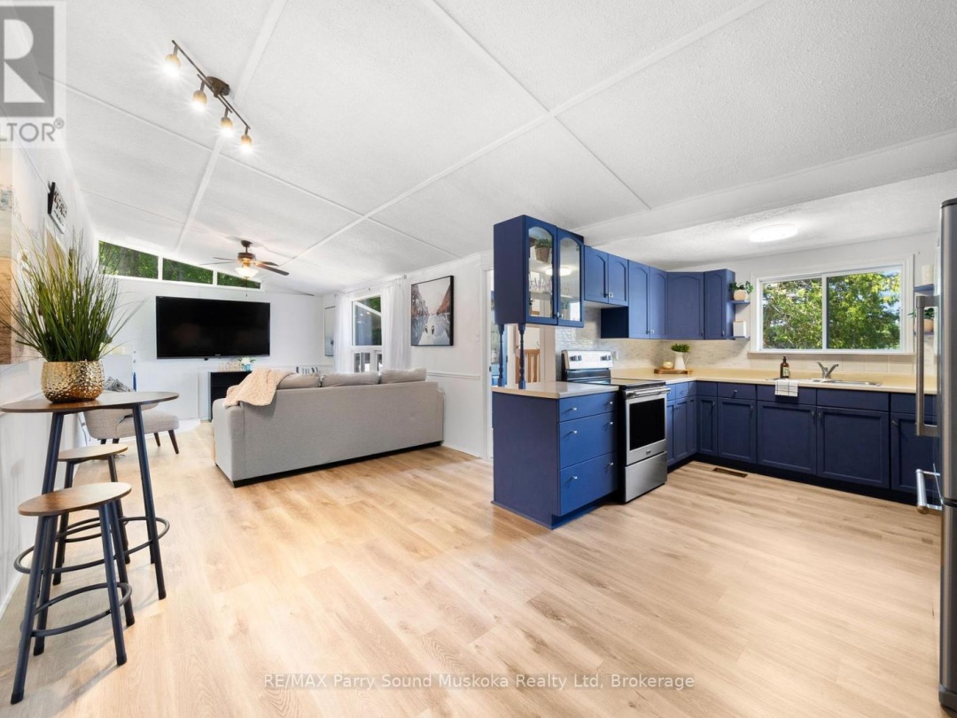 13 Shady Lane, Otter Lake
