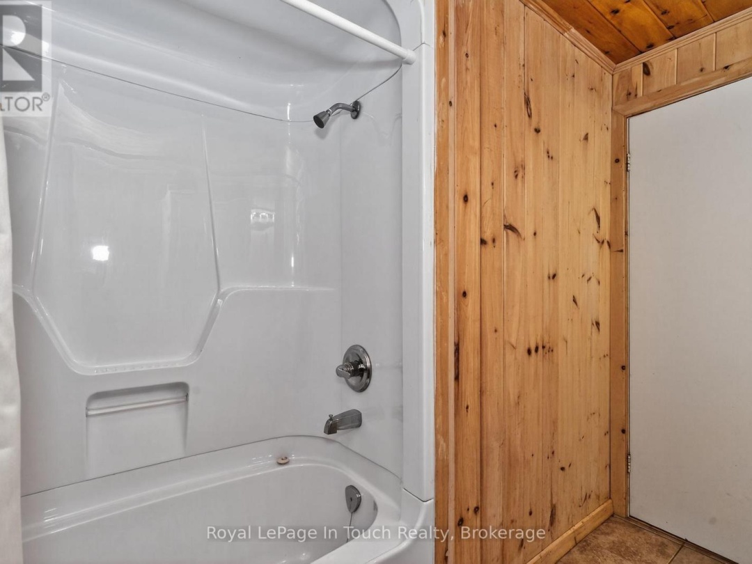 2 IS 270 SIX MILE LAKE ISLAND,