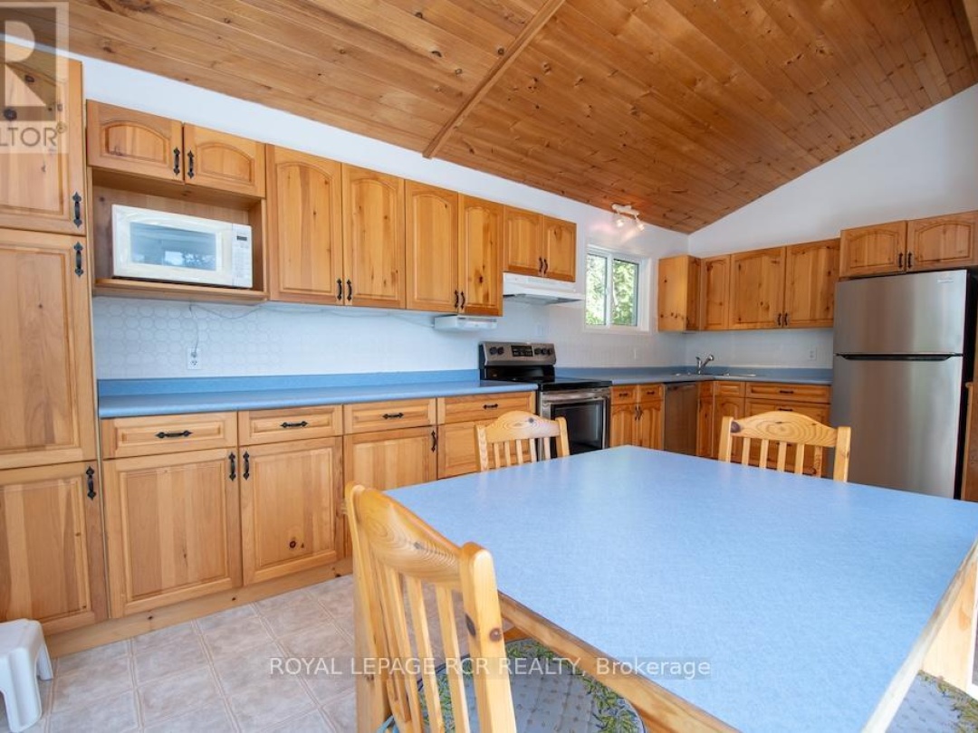 24 Juniper Crescent, Four Mile Lake