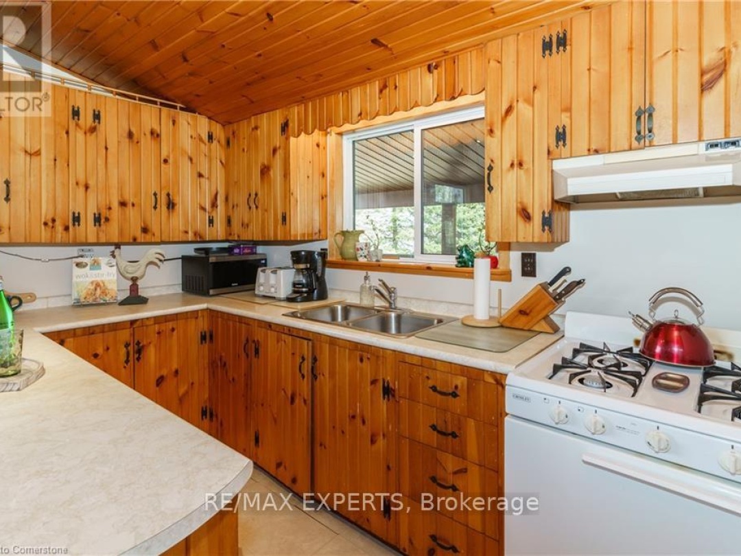 86 STONEY ROAD, Manitouwabing Lake