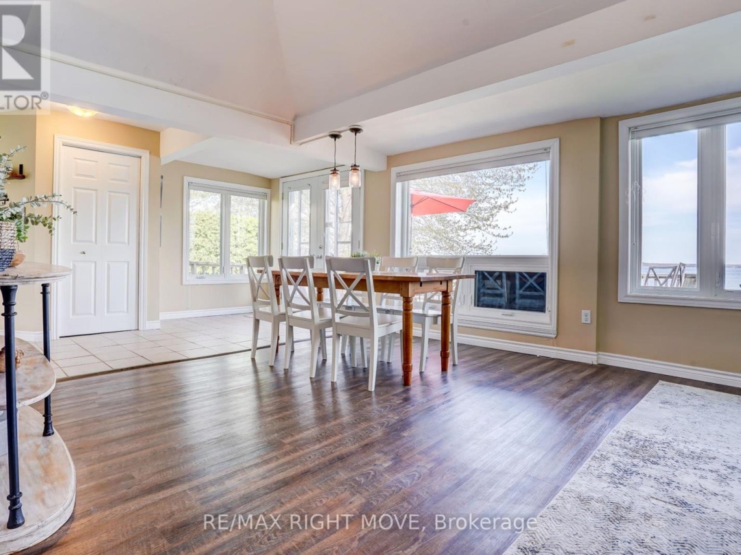 3752 PORTAGE BAY ROAD, 