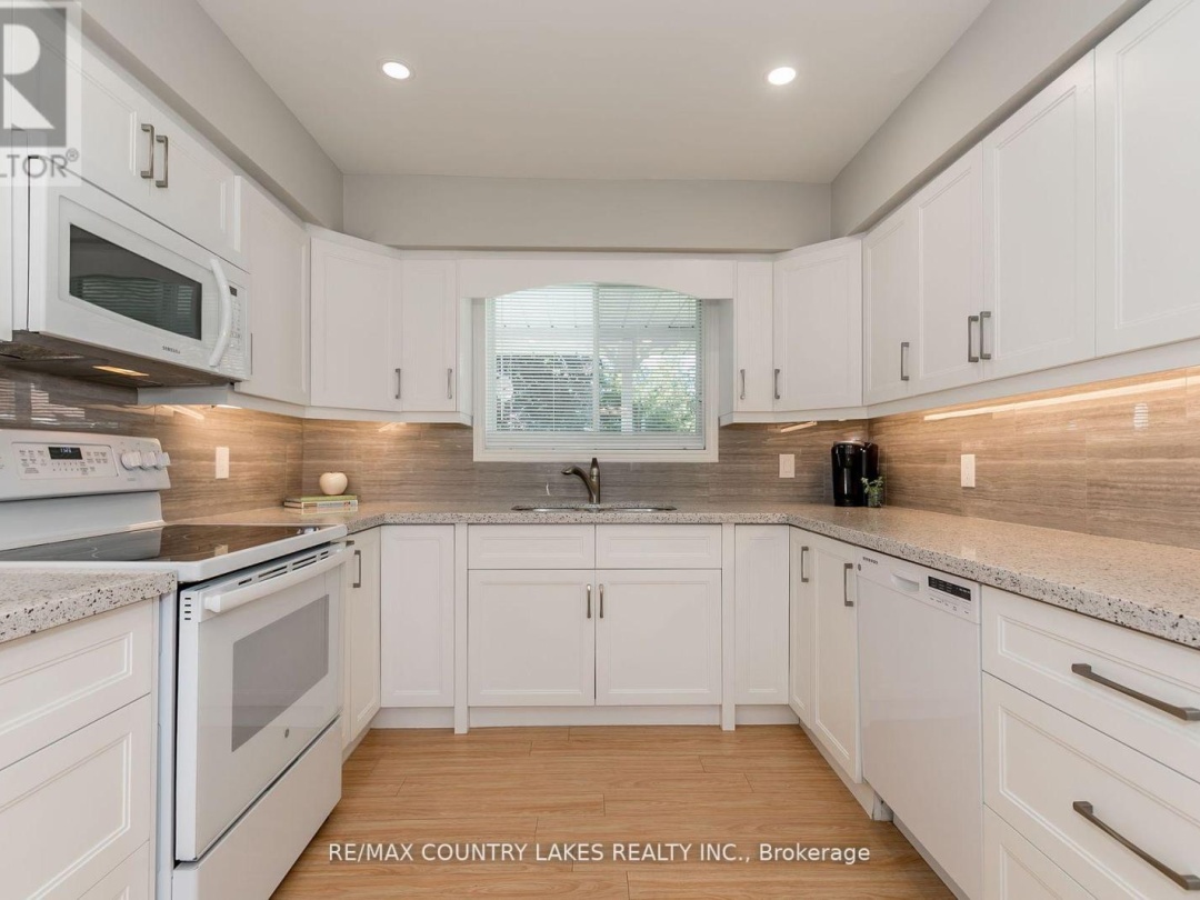 47 Lake Avenue, Lake Simcoe