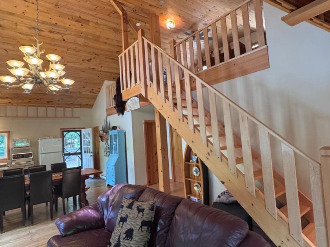 10469 LITTLE HAWK LAKE, 