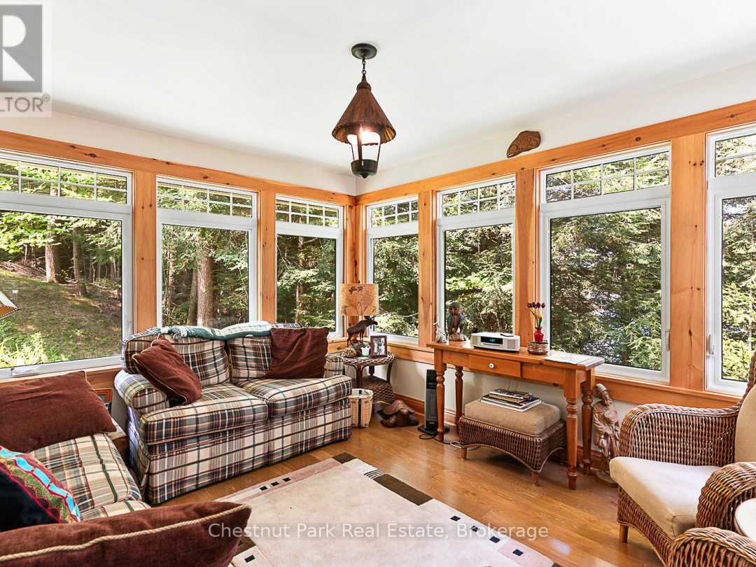 1669 NEWTON STREET, Redstone Lake
